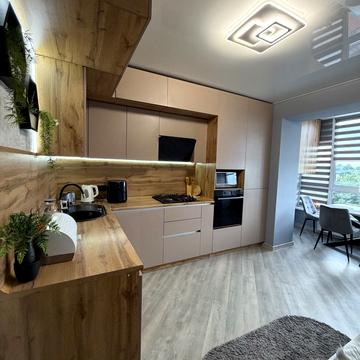 Євгена Рихліка вул. (5-й Щорса), 15 к1-8