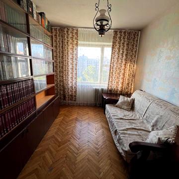 Оболонський просп., 22