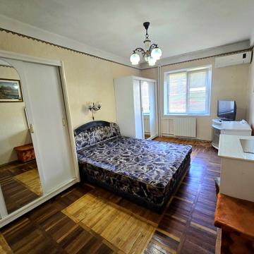 Дубровицька вул., 7
