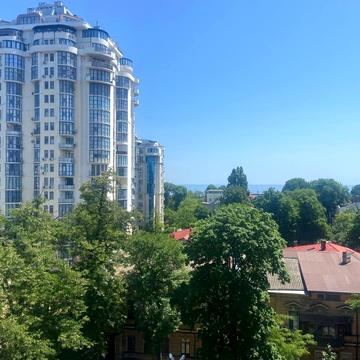 Відрадна вул., 13