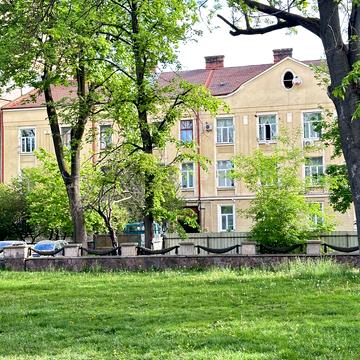Залізнична вул., 47