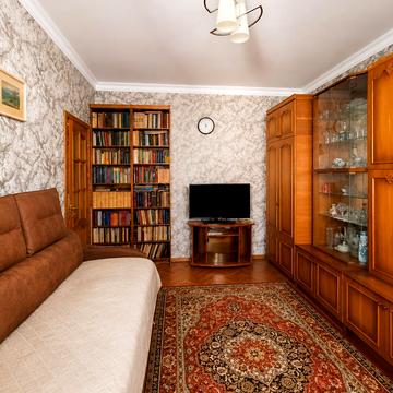 Івана Франка вул., 30