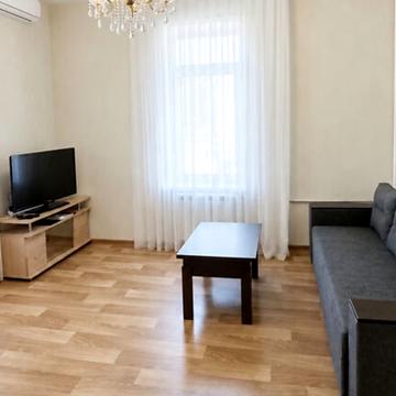 Новоселівська вул., 5