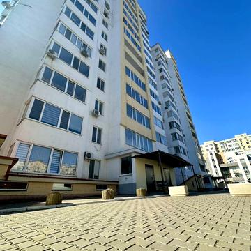 Владислава Бувалкіна вул., 44/6