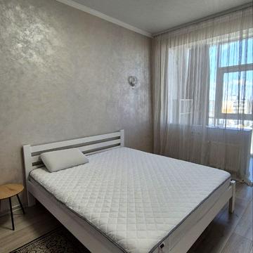 Академіка Сахарова вул., 36