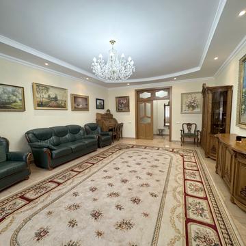 Лесі Українки бульв., 30-Б