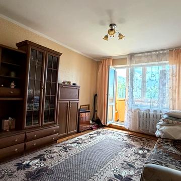 Василя Симоненка вул., 24