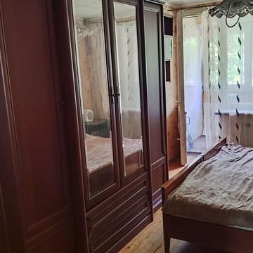 Академіка Янгеля вул., 10