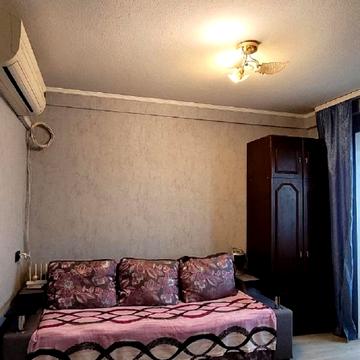 Йорданська вул. (Лайоша Гавро), 8