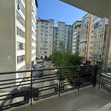 Володимира Великого вул., 14