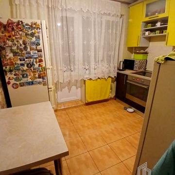Академіка Булаховського вул., 24