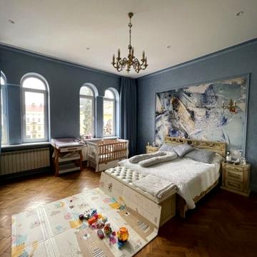 Театральна пл., 5