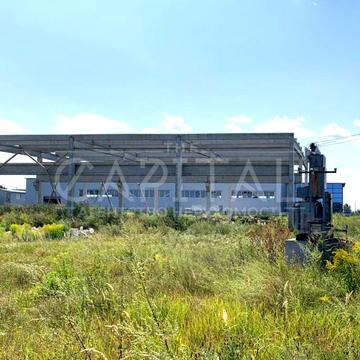 Броварська вул., 1