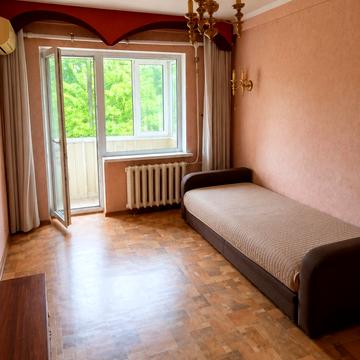 Богдана Хмельницького просп. (Героїв Сталінграда), 114