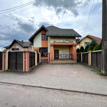 Геофізиків вул., 5