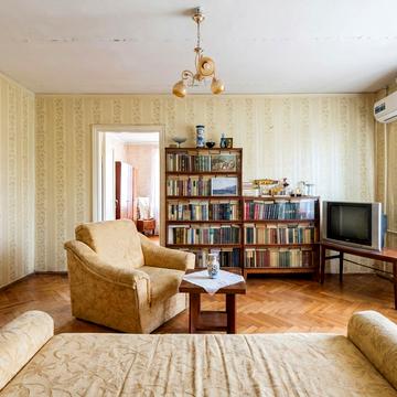 Леоніда Каденюка просп. (Юрія Гагаріна), 12/1