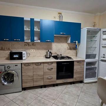 Тролейбусна вул., 24