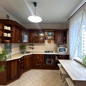 Івана Величковського вул., 50