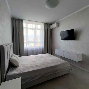 Миколи Гулака вул., 4