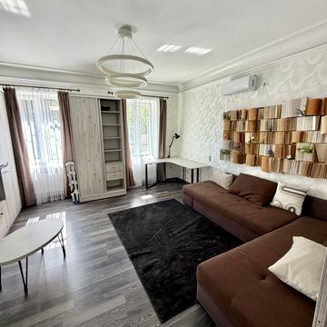 Старопортофранківська вул., 85