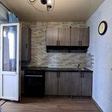 Миколи Бажана просп., 28