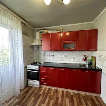 Героїв Крут бульв. (Героїв Сталінграду), 5-Б
