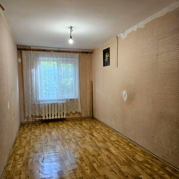 Космонавтів вул., 11в