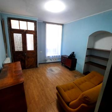 Тараса Кузьміна вул., 1