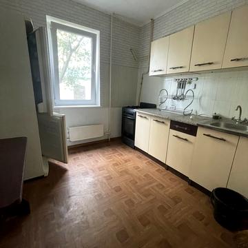 Олімпійська вул., 6