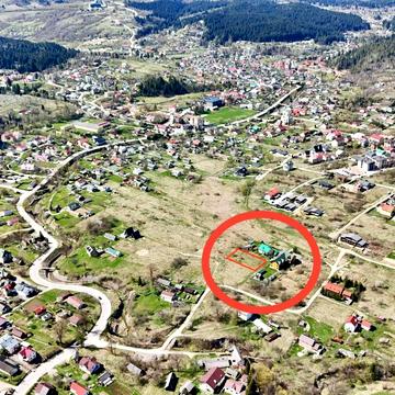 Зарічна вул., 3