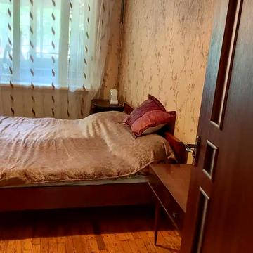 Академіка Янгеля вул., 10
