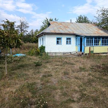 Левадівська, 41
