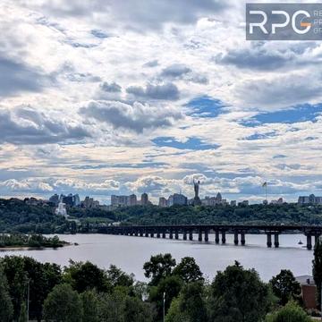 Дніпровська набережна вул., 5-А