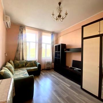 Крехівська вул., 8