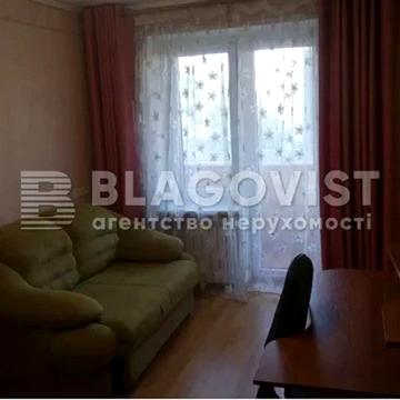 Малокитаївська вул., 3