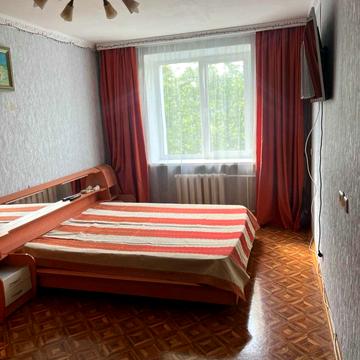 Лісопарківська вул., 7