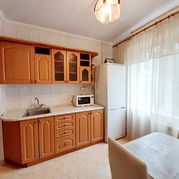Віктора Ярмоли вул., 4