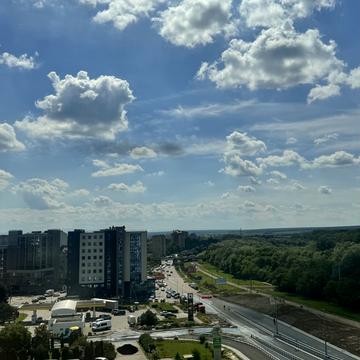 Надрічна вул., (Будинок 1)