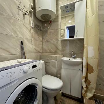 Волинська вул., 7