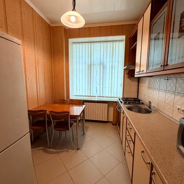 Володимирська вул., 71