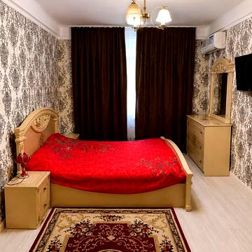 Академіка Корольова вул., 10-Б