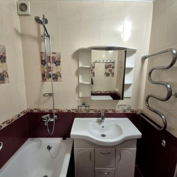 Ореста Васкула вул., 8
