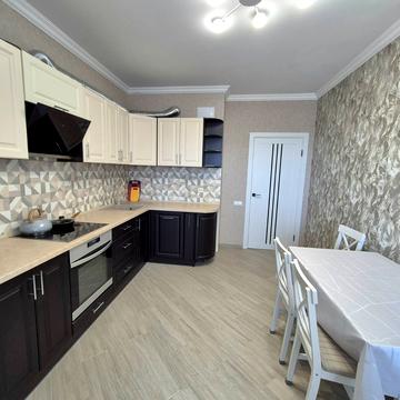 Володимира Наумовича вул. (Антонова-Овсієнка), 4