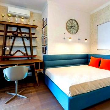 Раїси Окіпної вул., 18