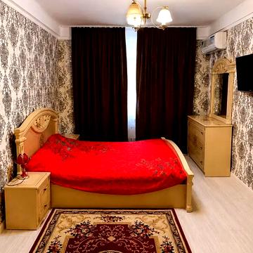 Академіка Корольова вул., 10-Б