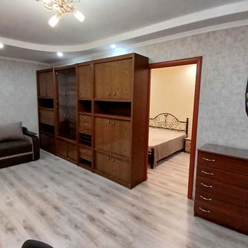 Миколи Василенка вул., 8