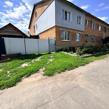 Героїв України, 81