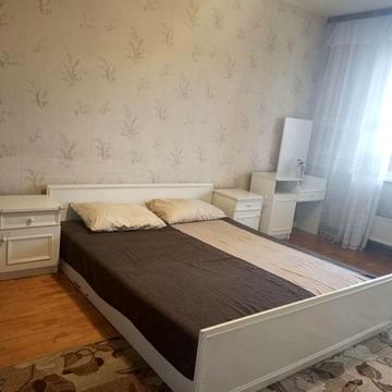 Академіка Заболотного вул., 72