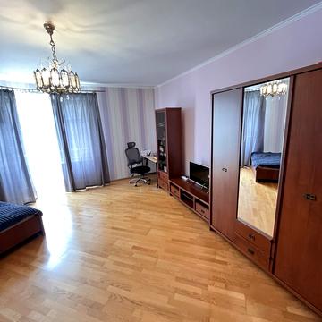 Плугова вул., 10а
