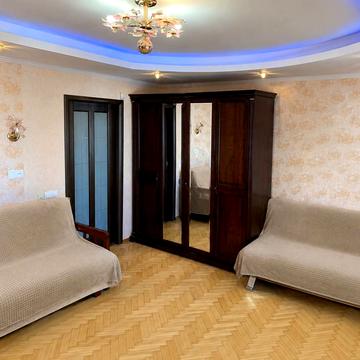 Русанівський бульв., 11